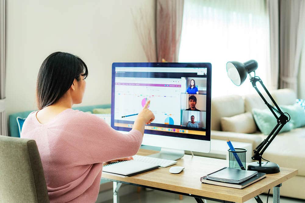 Mejora tus reuniones virtuales con videoconferencias en español